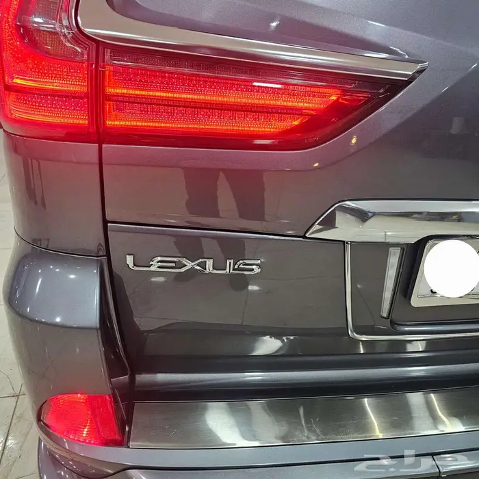 للبيع ليكزيس سعودي lx570 8