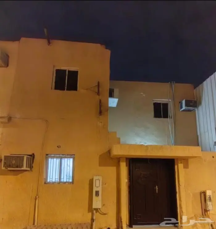 سكن عزاب عباره عن دور علوي 4 غرف وحمامين بيت شعبي حي عتيقه 0