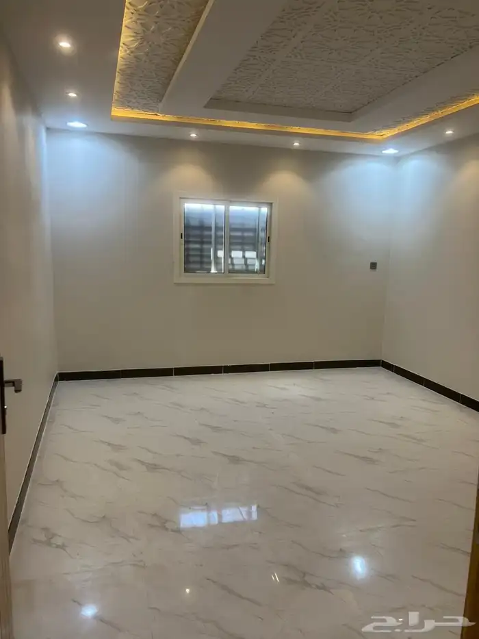 شقة للايجاز ر في حي احد 8