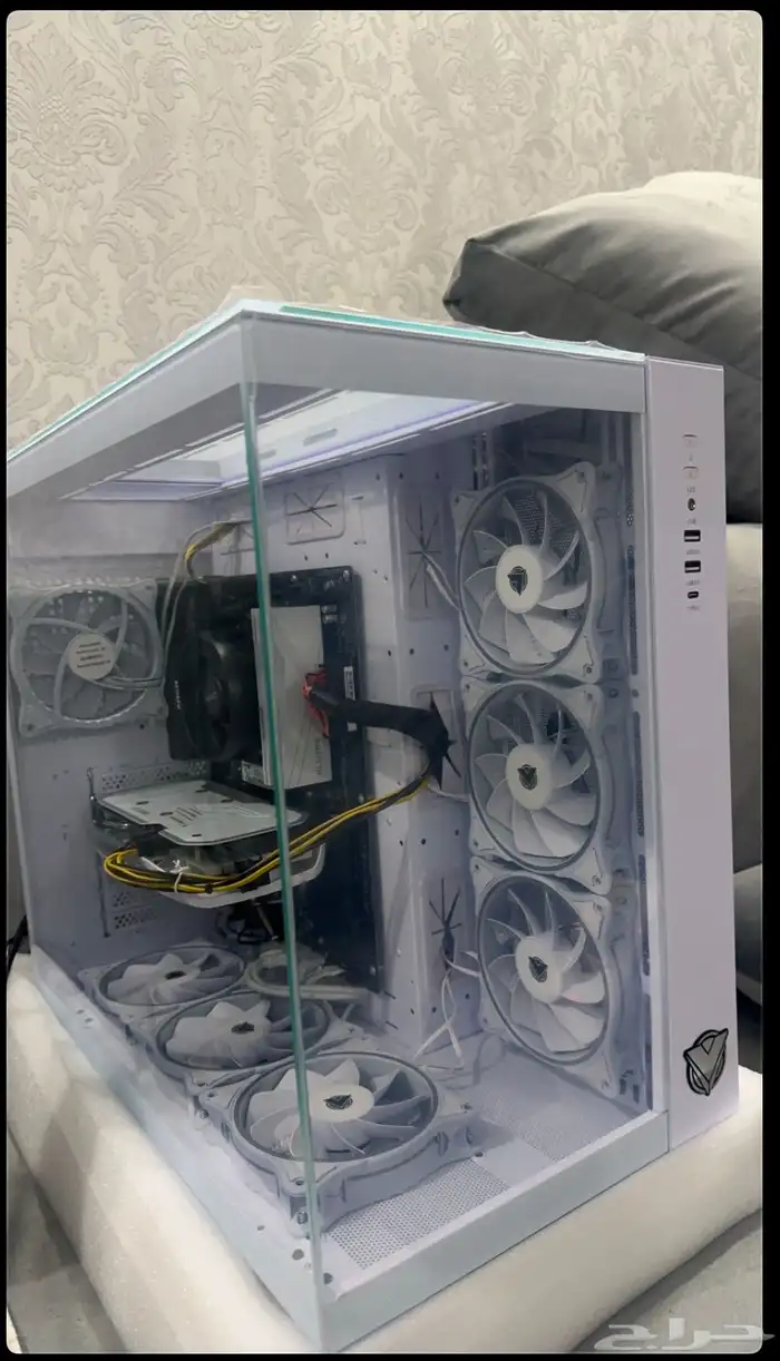 pc gaming 4060 و R7 قيمنق مع معالج قوي 1