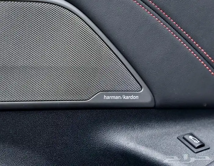 للبيع BMW - M5 - Cs موديل 2022 شبه اصفار وارد كندا 24