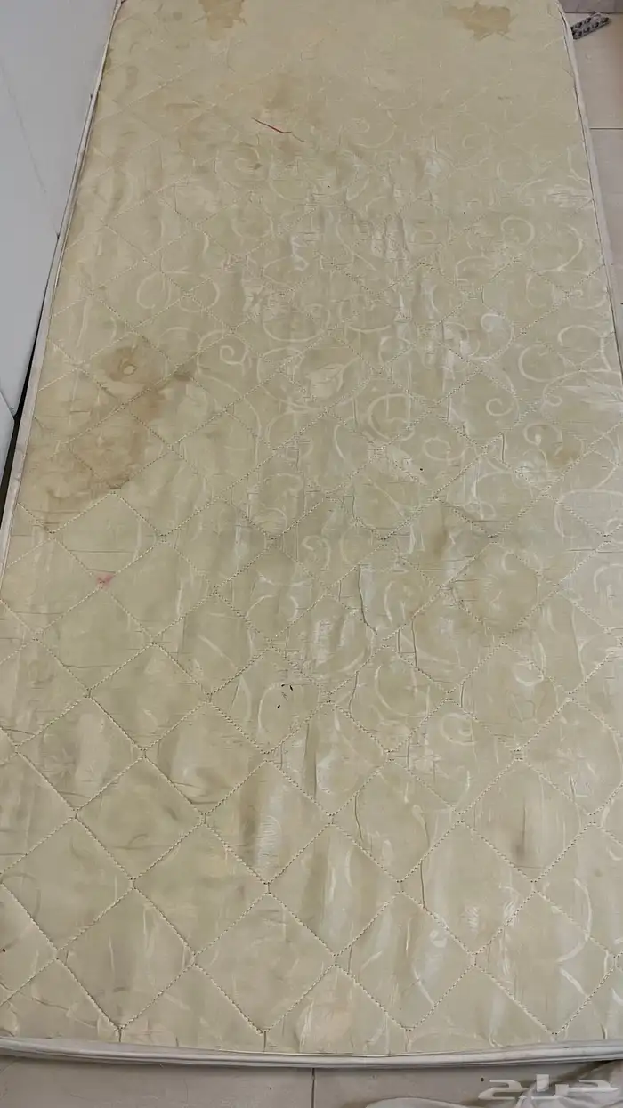 طراحه سرير طبيه و تسريحة مع درجين ورفين لون ابيض 5