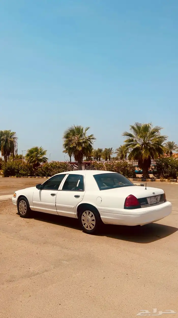 Crown Victoria 2010 5