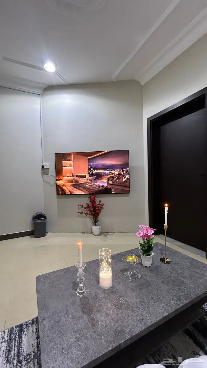 شقه بغرفه وصاله ومطبخ ماثثه بالكامل اثاث جديد 0