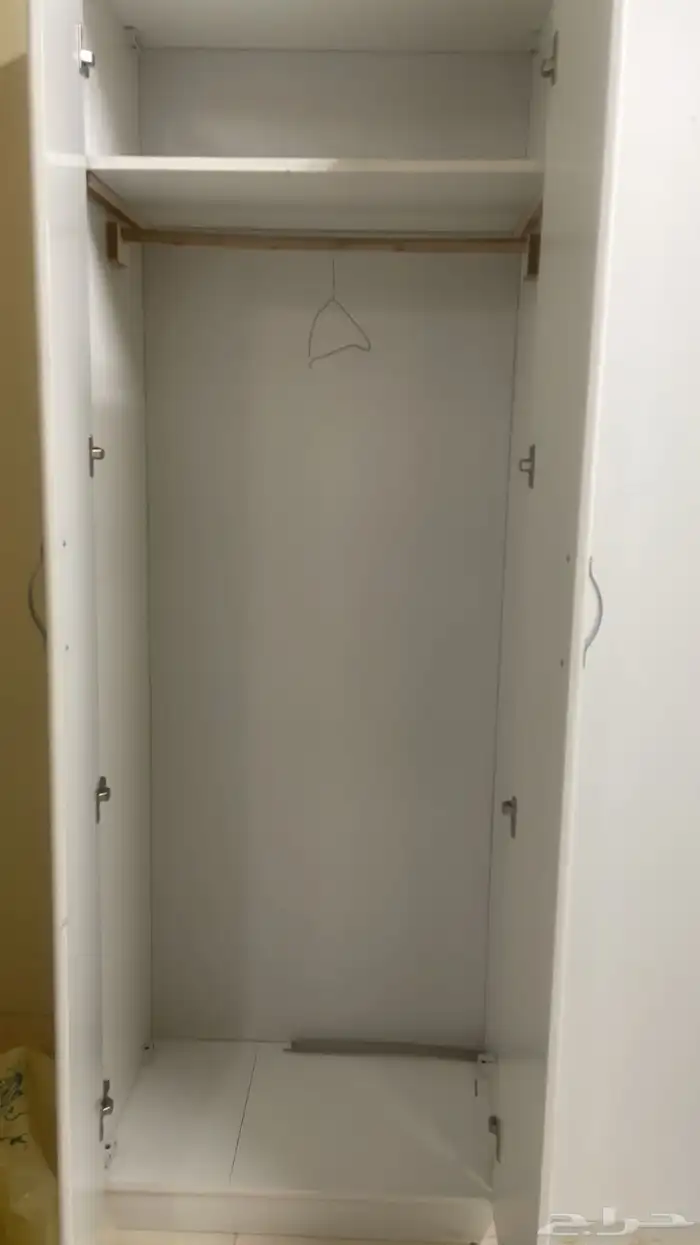 للبيع دولاب ملابس ابيض 1