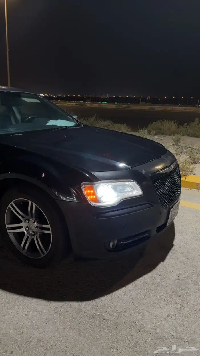 كرايزلر c300 للبيع او البدل 2