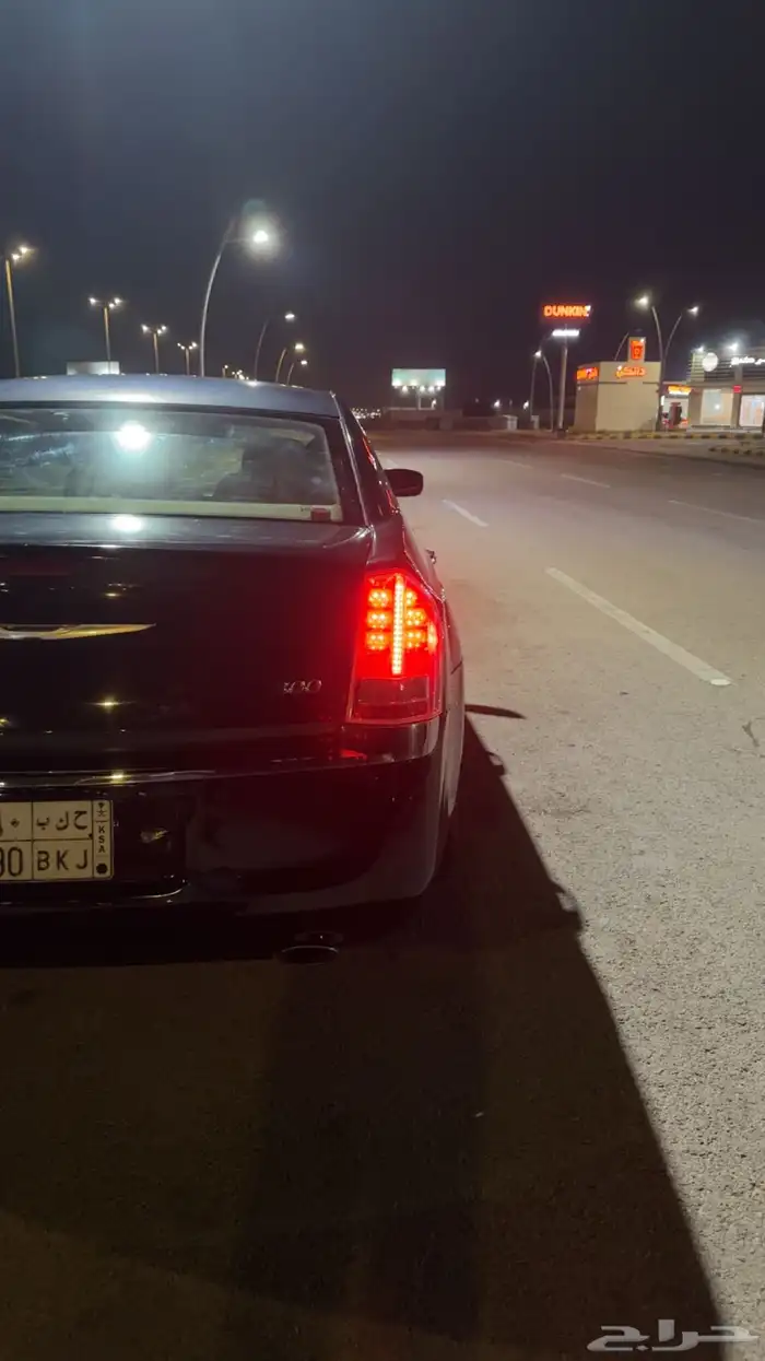 كرايزلر c300 للبيع او البدل 3