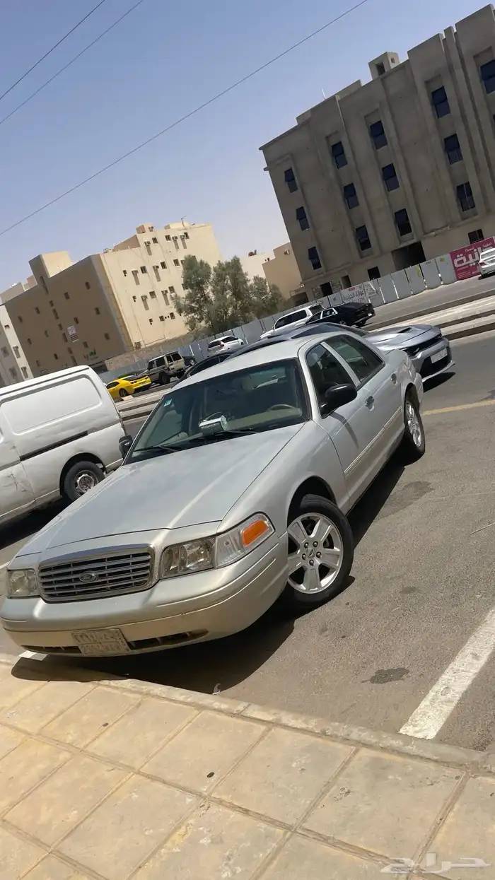 فورد فكتوريا 2011 2
