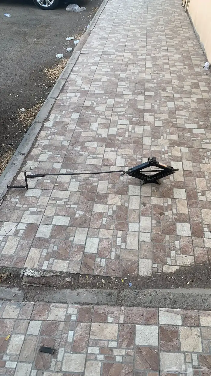 عفريته مع عصا 0