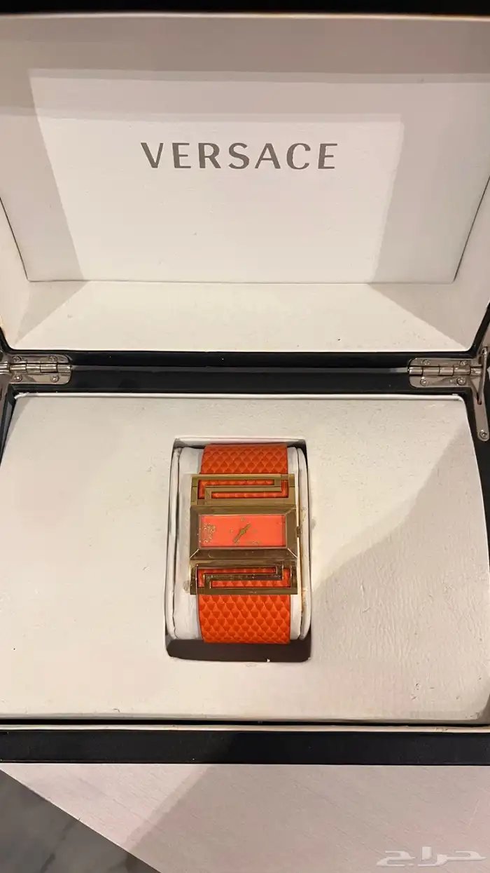 ساعة Versace 0