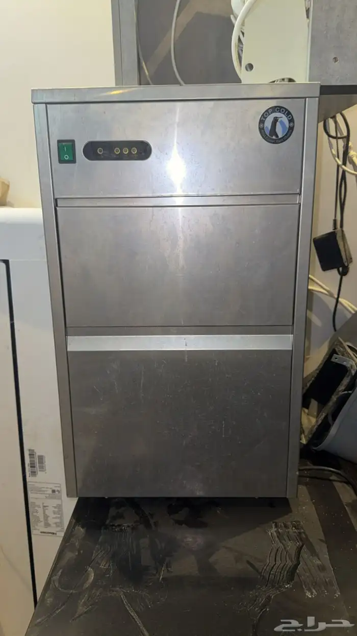 مكينه قهوة و وصانعه ثلج وثلاجة 1