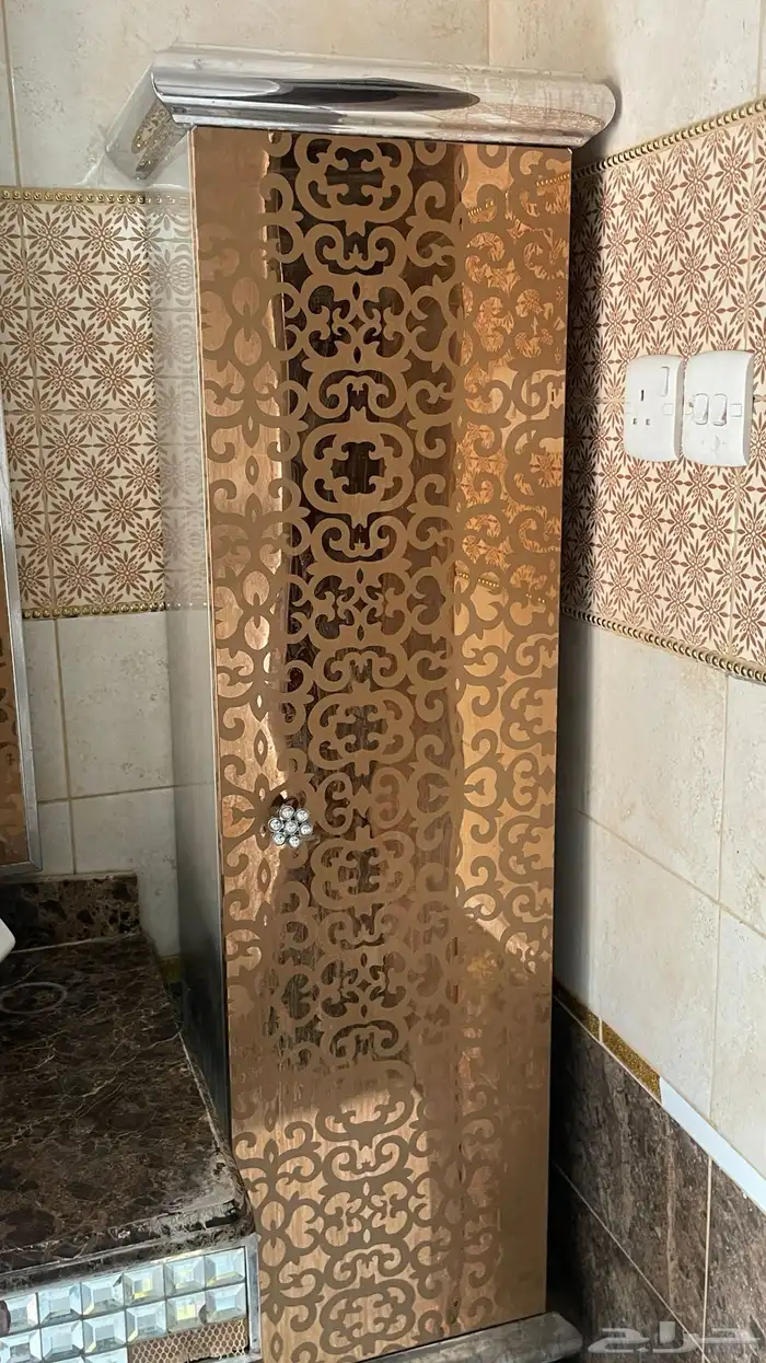 كنب جديد 6 منفرد ومعه طاولات استقبال 2 ومغسلة 7