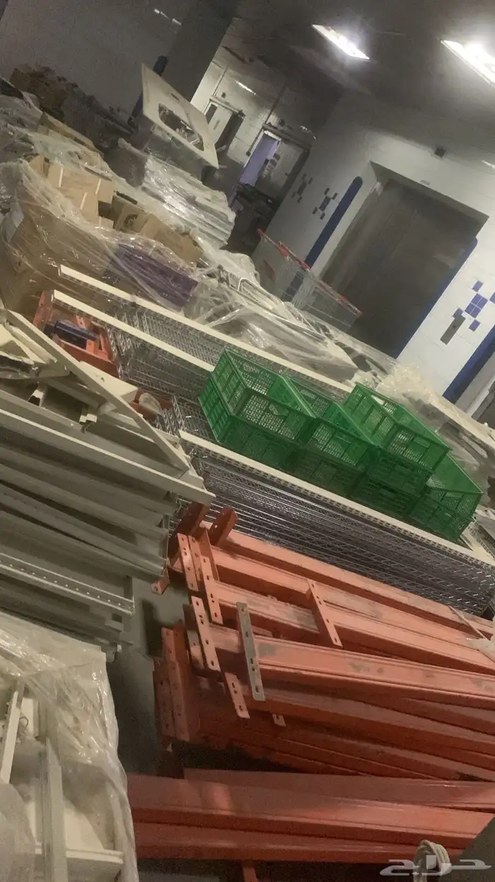 أغراض سوق تجاري كامل (ثلاجات مركزية  ارفف  معدات مخابز 21