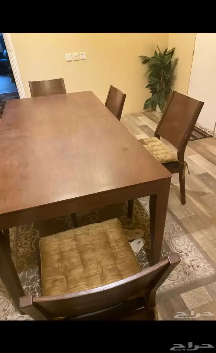 طاولة طعام 2