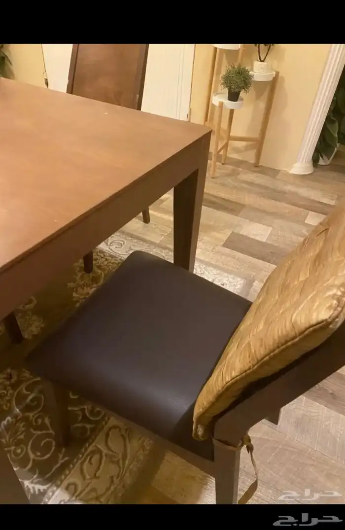 طاولة طعام 3