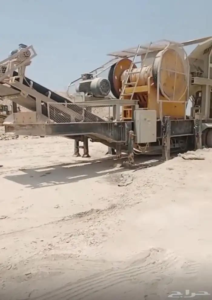 كسارات للإيجار الشهري والعمل بالمتر 3