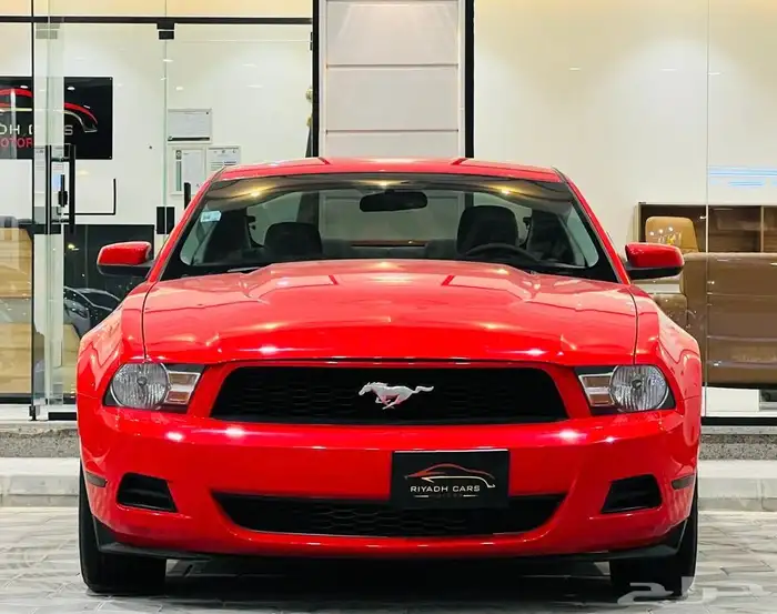 فورد موستنج V6 2010 قير عادي ( بحالة ممتازة ) 2