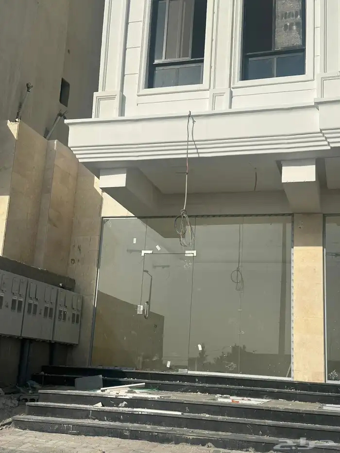 للايجار معرض بحي الواحه شارع الحرمين 2