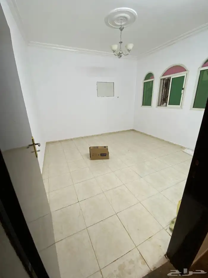 للايجار شهري شقة عوايل حي الرمال 3
