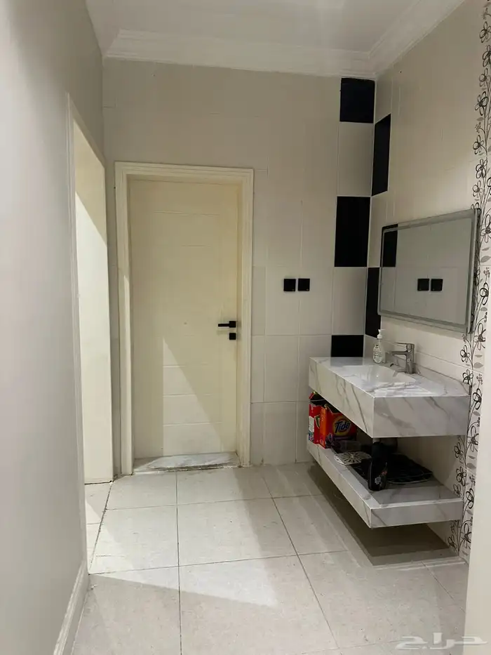 شقة مميزة وفاخرة مؤثثة للايجار 11