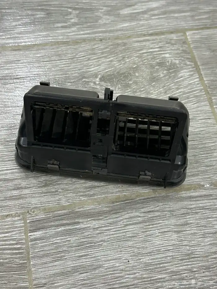 فريم شاشه لكزس وريش مكيف لكزس 430 وجهاز وزنون هله القديم 1