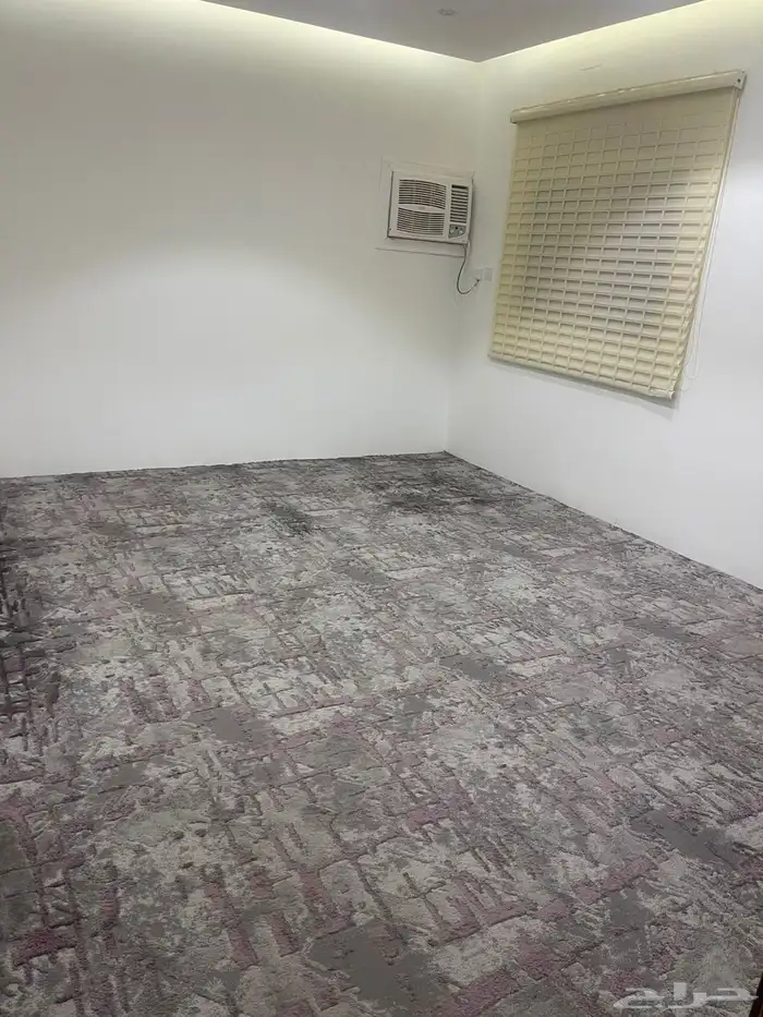 شقق للايجار السنوي بالمندق على الشارع بجوار العثيم(عوائل) 0
