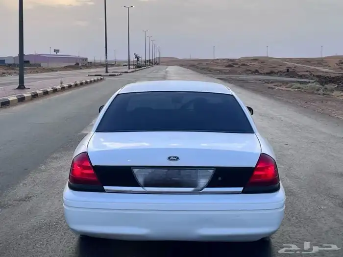 فورد فكتوريا بوليسي 20