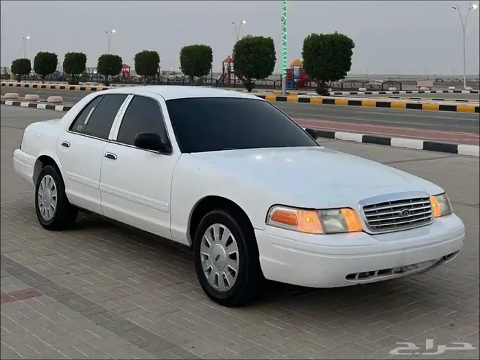 فورد فكتوريا بوليسي 30