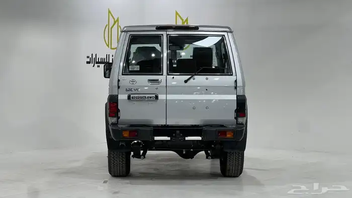 تويوتا ربع V6.2025فل كامل رفرف بريمي بنزين 40عام 5
