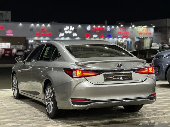 لكزس ES300 h موديل 2024 عداد 3 آلاف فقط شبه جديد 4