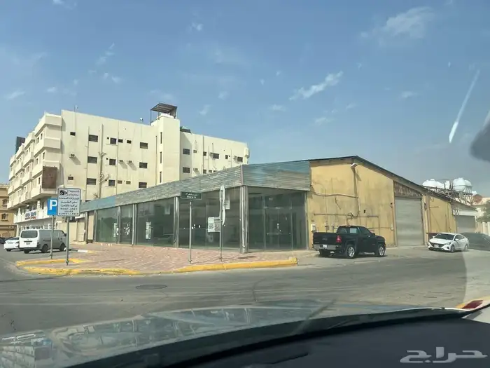 معرض كبير جدا للايجار المساحه 1575 متر 0