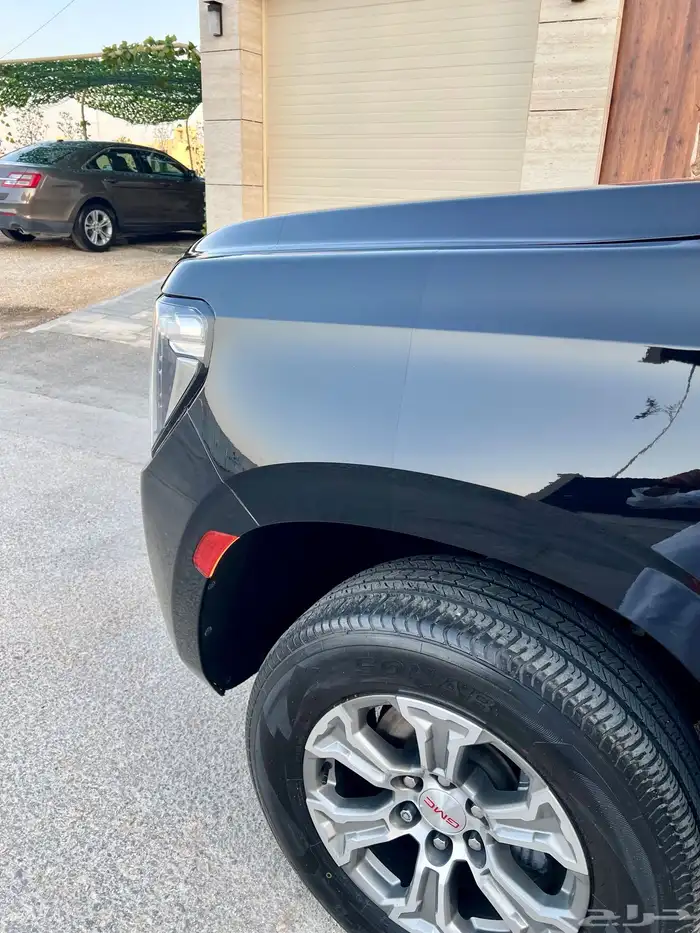 للبيع يوكن أسود 2022 وكالة 4X4 10
