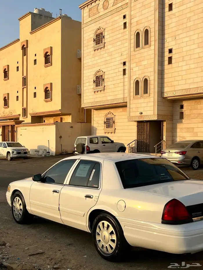 Crown Victoria 2010 12
