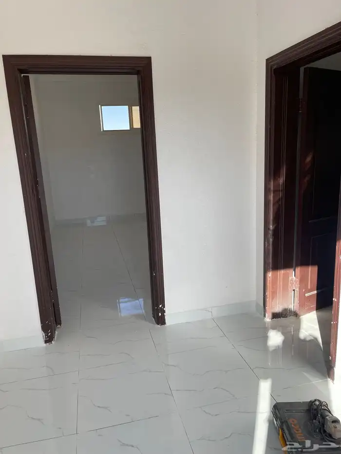 ملحق للإيجار مع سطح 7
