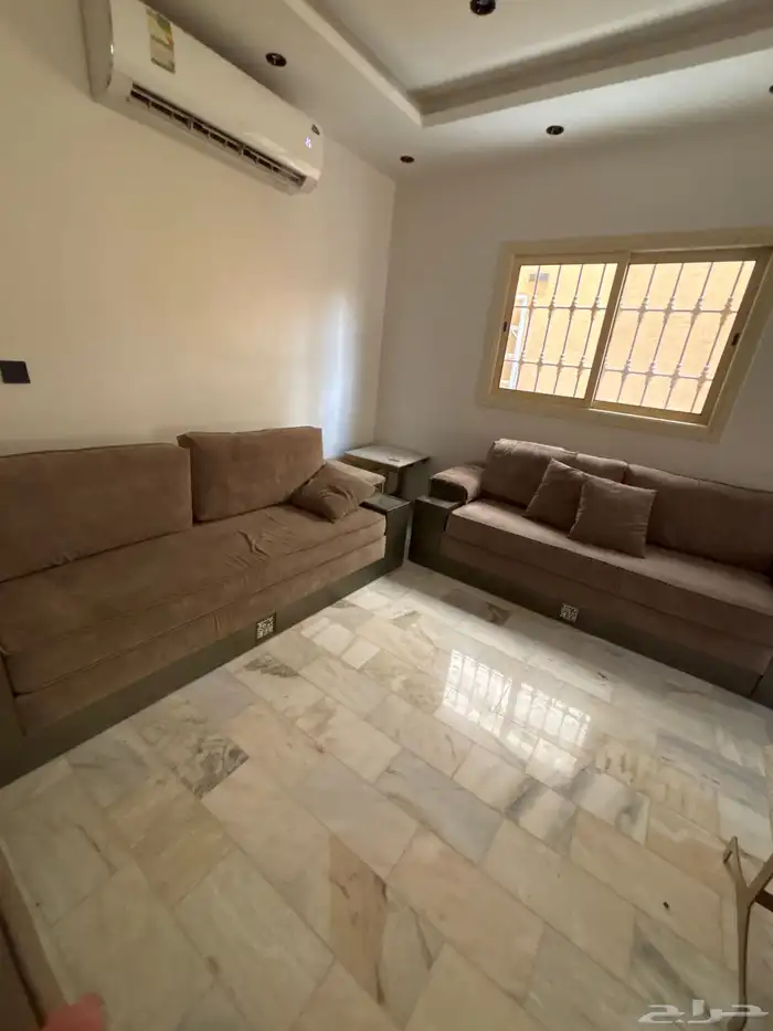 طقم كنب فاخر جدا ومن محل صلاصه استخدام نظيف أنصحكم تشتروه 1