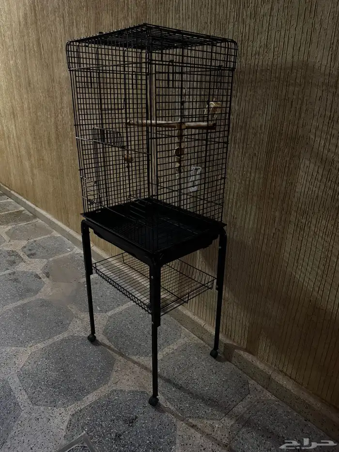 للبيع قفص طيور شبه نظيف 1
