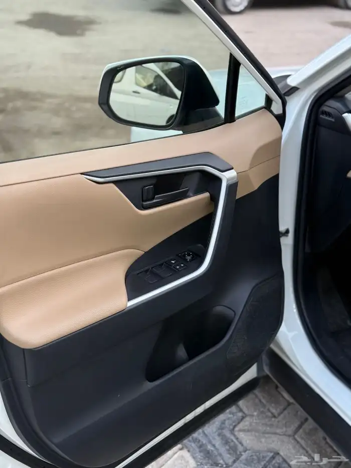 تويوتا راف فور 2022 LE 4x4( دبل) 6