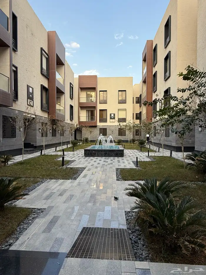 شقة مؤثثة فاخرة في حي العارض 10