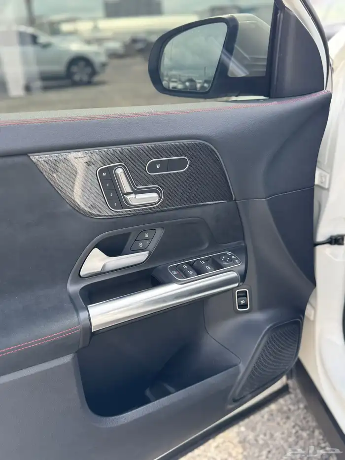 مرسيدس GLA250 فل كامل 2020 (بحاله ممتازه) 12