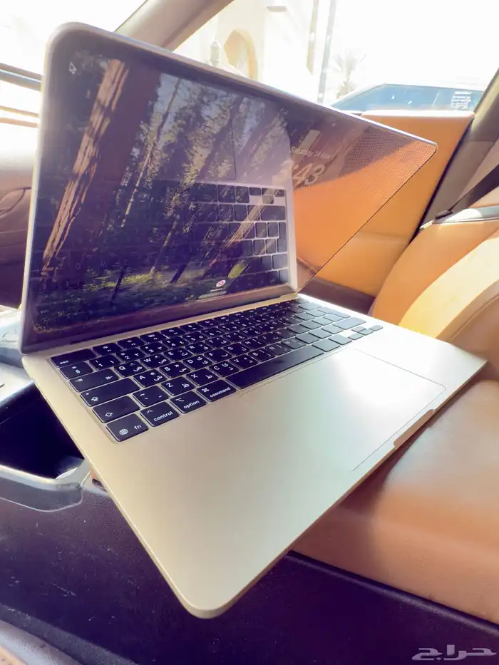 ماك بوك اير M4 دهبي 3