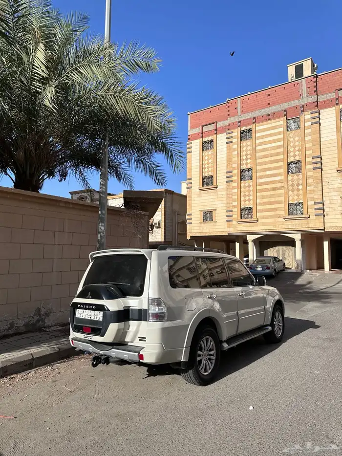 جيب باجيرو 1