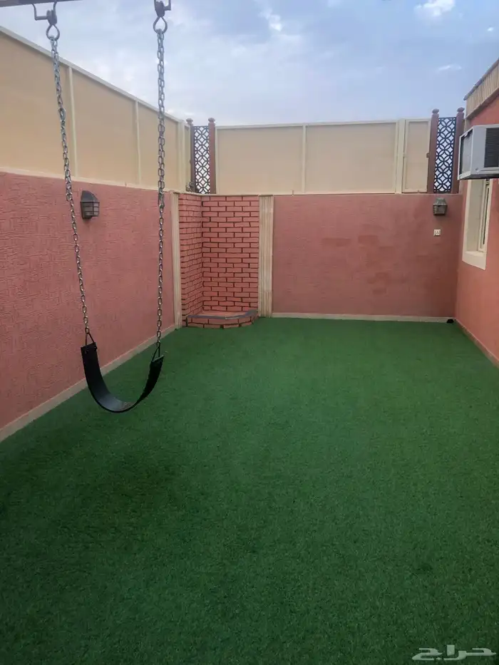 شقة استوديو مؤثثة بالكامل مع سطح للإيجار 0