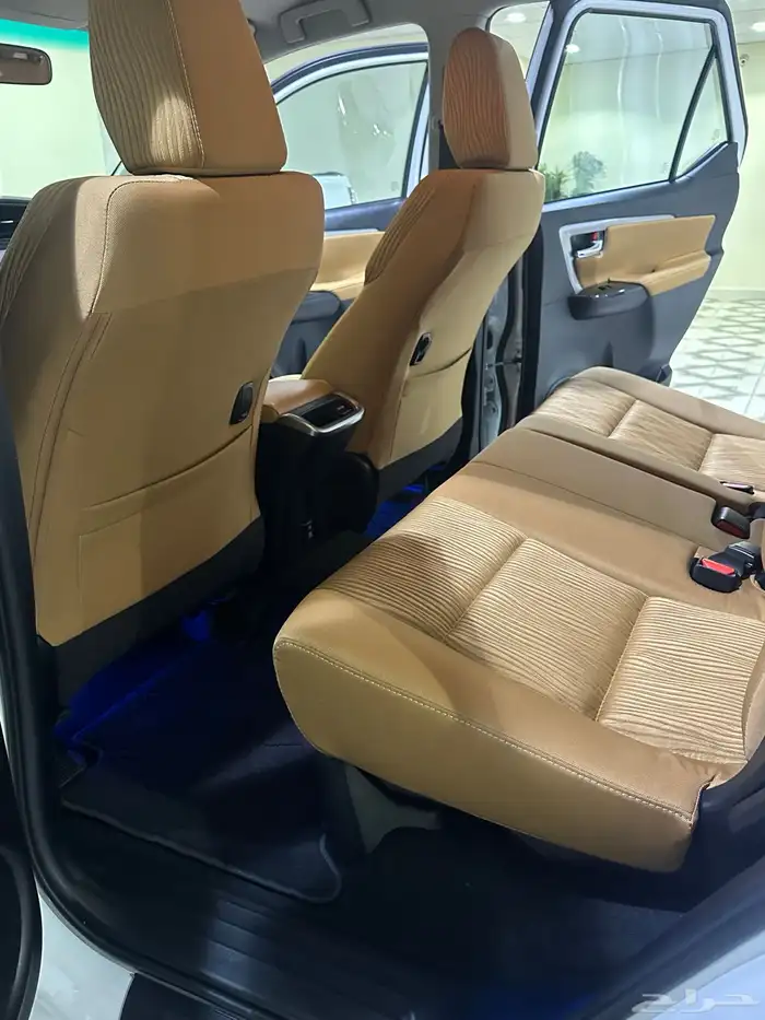فورشنر 6 سلندر دبل (VX) 2023 ( بحالة الوكالة ) 15
