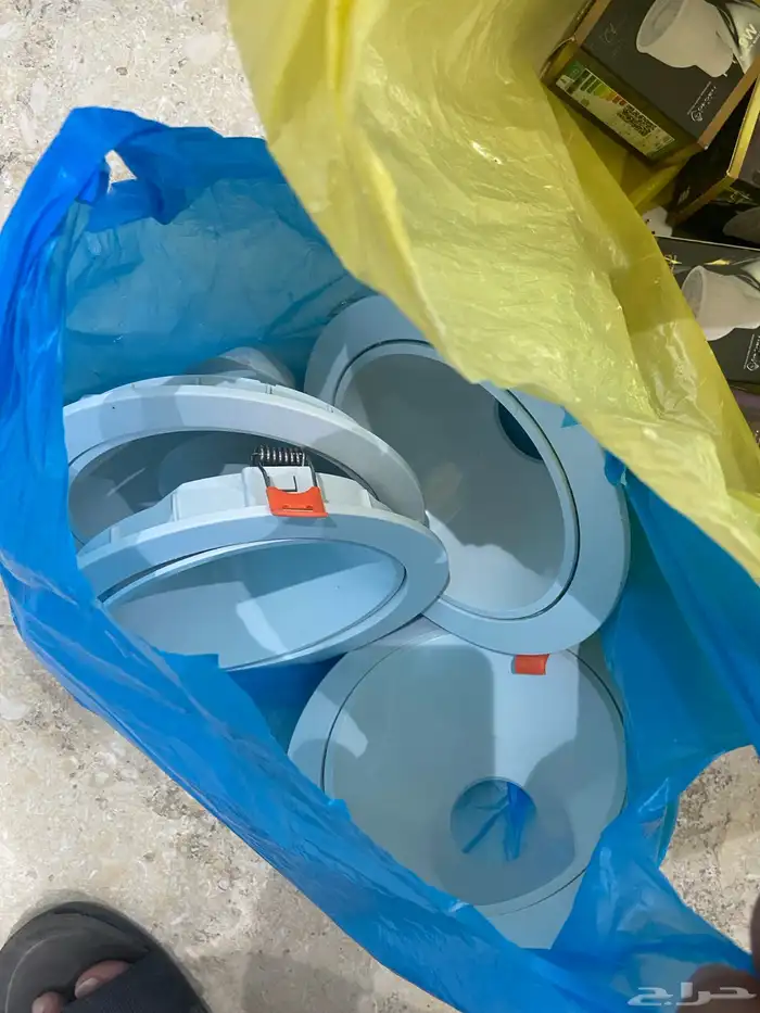 اغراض سباكه و كهربه ونجف للبيع 6