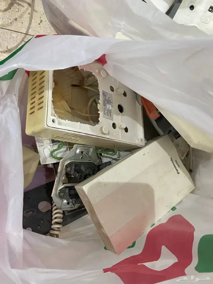 اغراض سباكه و كهربه ونجف للبيع 3