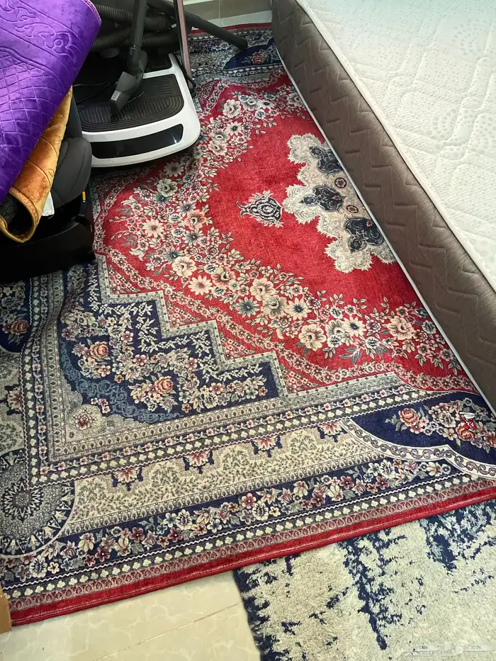 دولاب وتسريحه و مرتبة و فرشتين و شوي تحف 5