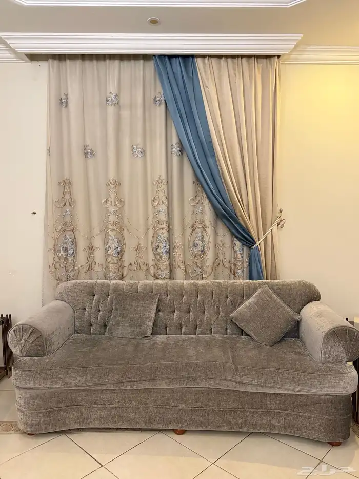اثاث كراسي كنبات سجاد طاولات 3
