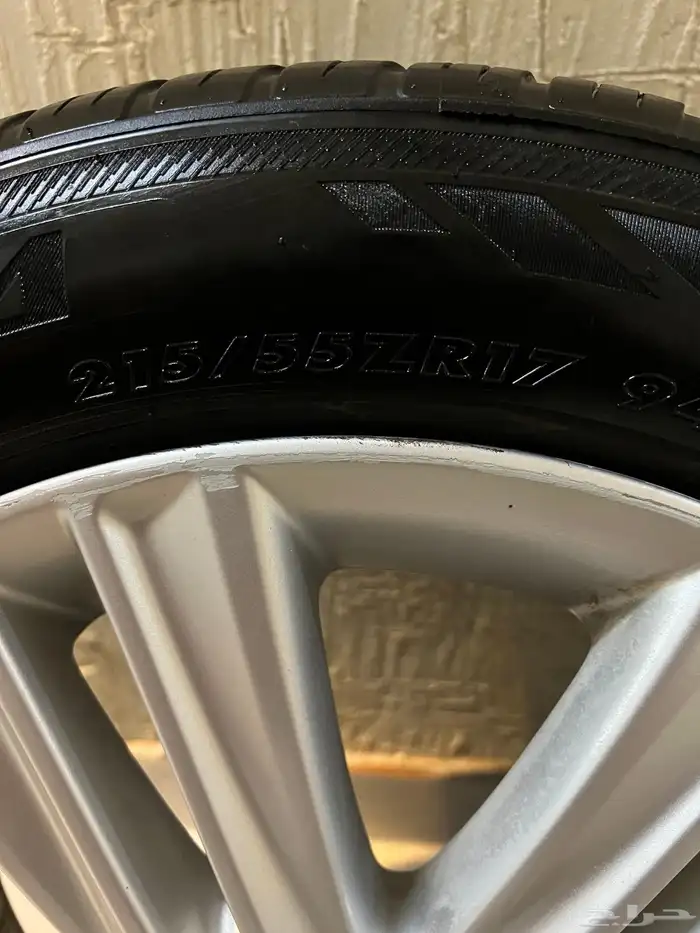 جنوط لكزس es350 وكاله مع الكفرات موديل 13-15 4
