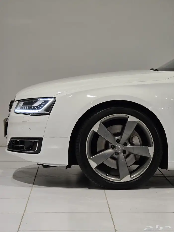 اودي A8-L موديل 2015 بحالة ممتازة 6