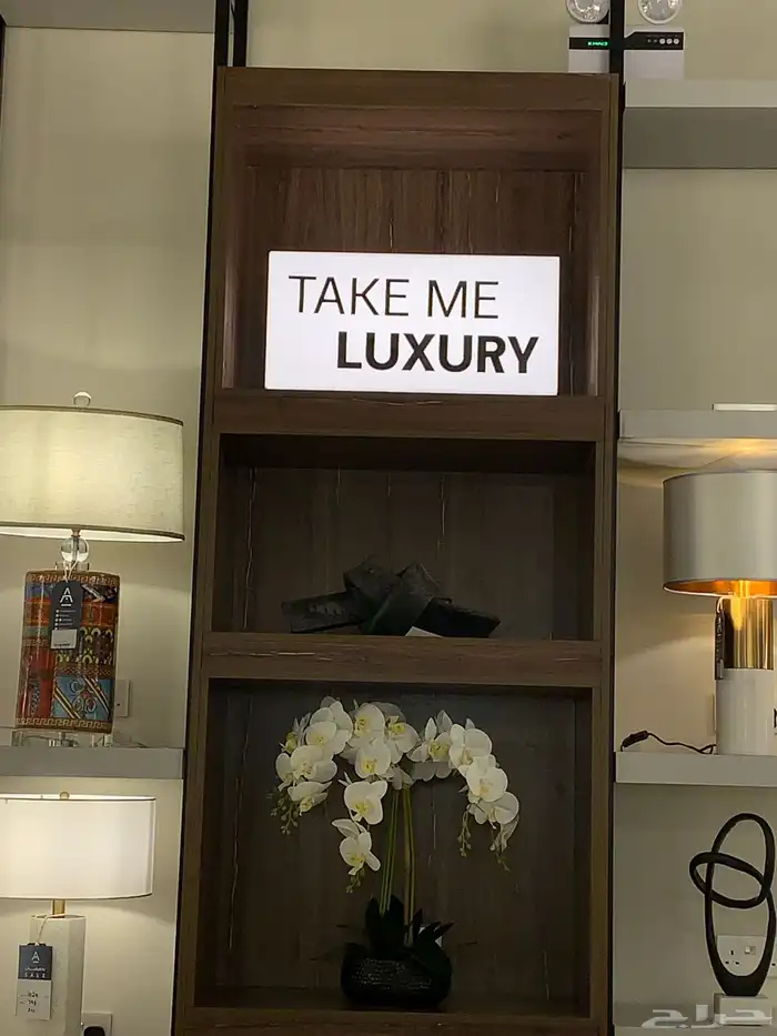 تصميم وتصنيع بوكسات اكريلك مضيئة 3